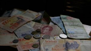 Cómo ahorrar dinero cada mes: 15 hábitos que transforman tu economía personal