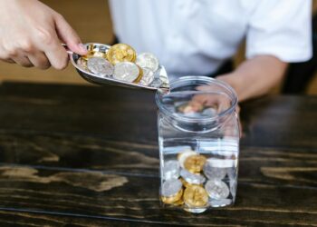 Cómo empezar a invertir con 50 euros al mes: estrategia práctica para principiantes