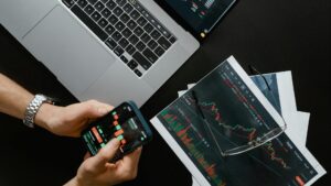 Cómo tributan las inversiones en España: guía de fiscalidad para inversores particulares