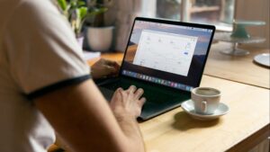 Cómo vender productos digitales y generar ingresos pasivos en 2026