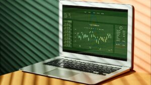 ETFs: qué son, ventajas frente a la gestión activa y cómo elegir el primero