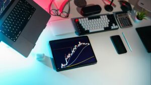 ETFs vs fondos de inversión: diferencias, ventajas y cuál elegir según tu perfil