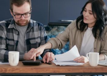 Consolidación de deudas: qué es, ventajas, riesgos y cuándo pedirla en España
