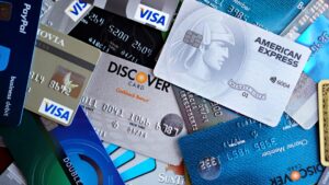 Tarjeta revolving: qué es, peligros y cómo salir